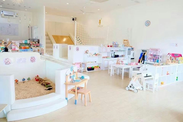 Twinkle Kids Cafe and Playhouse ประเวศ