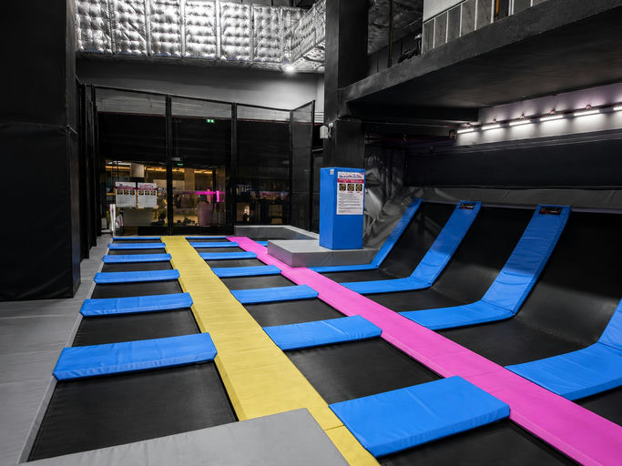 BOUNCE บ๊าวซ์ เซ็นทรัลแจ้งวัฒนะ นนทบุรี (เซ็นทรัล แจ้งวัฒนะ)