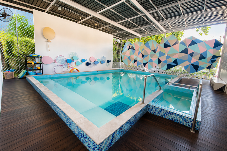 Little Fins Pool คลองเตย (พระโขนง)